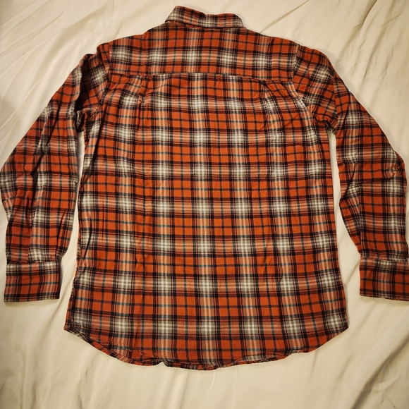 WindRiver men's small red/orange flannel plaid long-sleeved snap fasten shirt - Picture 2 of 8